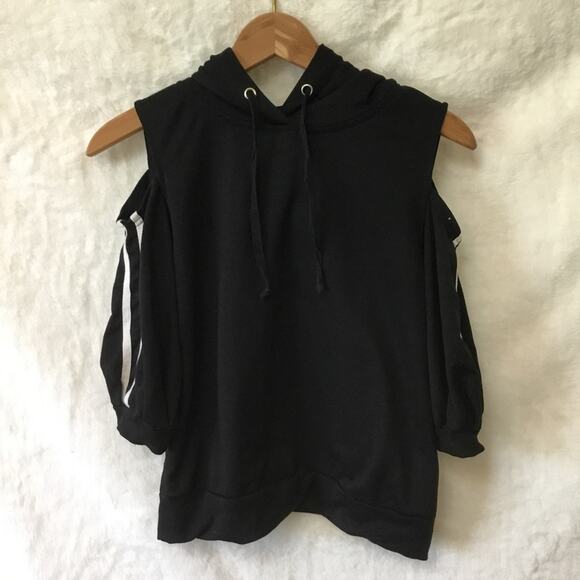 gorge Tops - Gorge Black Short Sleeve Hoodie